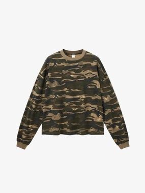 Longsleeve Camo Crewneck size Medium
